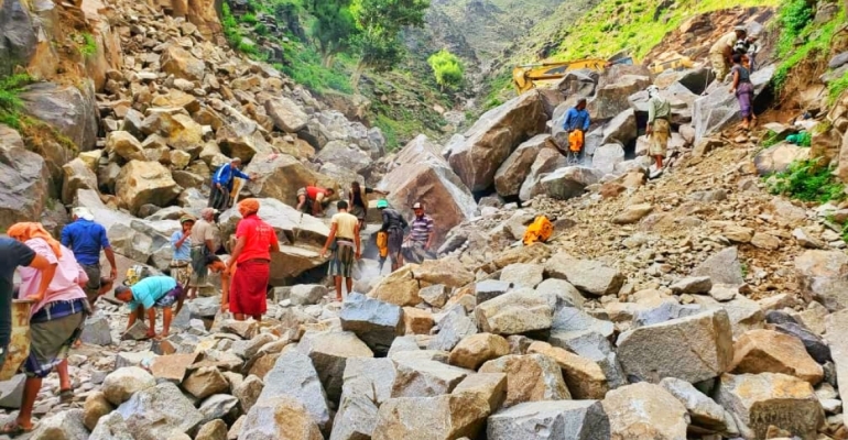 Tavakkol Karman Vakfı Taiz’de Uzle Cara Yolunun Açılması ve Asfaltlanması Projesini Üstlendi