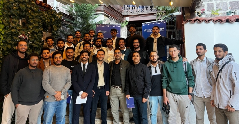 Ankara’daki Yemenli Öğrenciler Derneği, Tavakkol Karman Vakfı’nın desteğiyle “Nawabigh” uzmanlık programını tamamladı