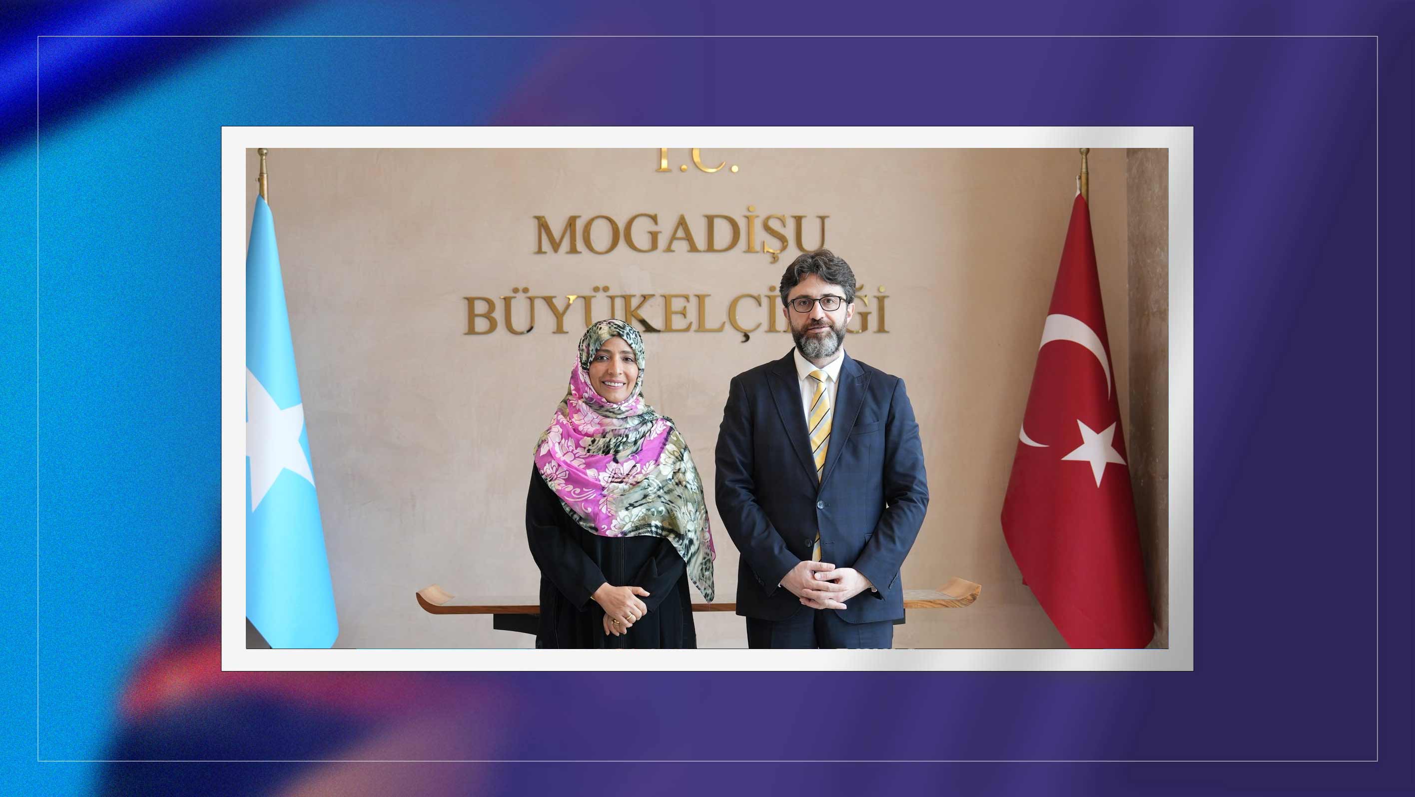 سفير تركيا في مقديشو يستضيف توكل كرمان